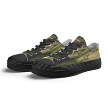 Load image into Gallery viewer, Mens Classic Low Top Canvas Shoes