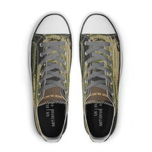 Load image into Gallery viewer, Mens Classic Low Top Canvas Shoes