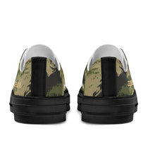 Load image into Gallery viewer, Mens Classic Low Top Canvas Shoes