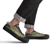 Load image into Gallery viewer, Mens Classic Low Top Canvas Shoes
