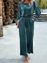 Load image into Gallery viewer, Women's Striped Velvet Long Sleeve Crop Top and Wide Leg Two-piece Set HWWX62YZAR