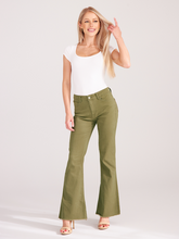 Load image into Gallery viewer, Essential Straight Leg Jeans HW53ZK4657