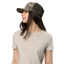 Load image into Gallery viewer, Camouflage trucker hat