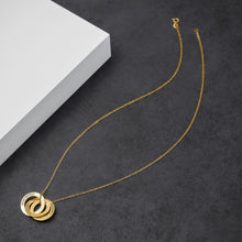 Load image into Gallery viewer, Engraved 3 Interlocking Russian Rings Necklace