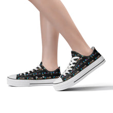 Load image into Gallery viewer, Women's Classic Low Top Canvas Shoes