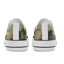 Load image into Gallery viewer, Women's Classic Low Top Canvas Shoes