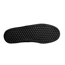 Load image into Gallery viewer, D3 Skate Shoe - Black
