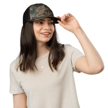 Load image into Gallery viewer, Camouflage trucker hat
