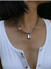 Load image into Gallery viewer, Punk Geometric Necklace, Simple Single-layer Lock Shape, Versatile And Elegant Clavicle Chain HEDTT5RZXB
