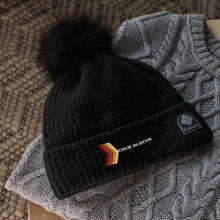 Load image into Gallery viewer, Columbia pom-pom beanie
