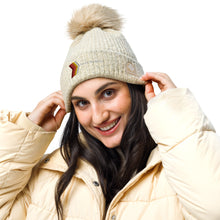 Load image into Gallery viewer, Columbia pom-pom beanie
